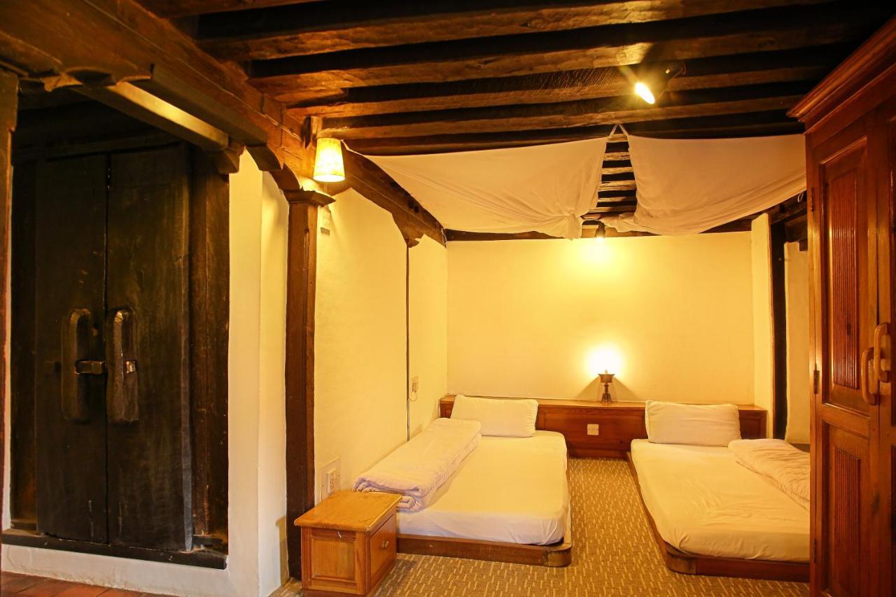 Newa Chen Historic House Unesco Lalitpur ภายนอก รูปภาพ