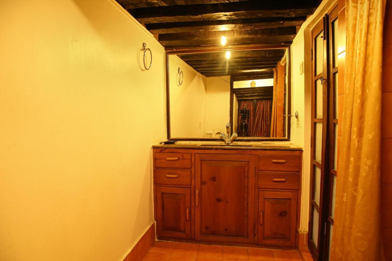 Newa Chen Historic House Unesco Lalitpur ภายนอก รูปภาพ